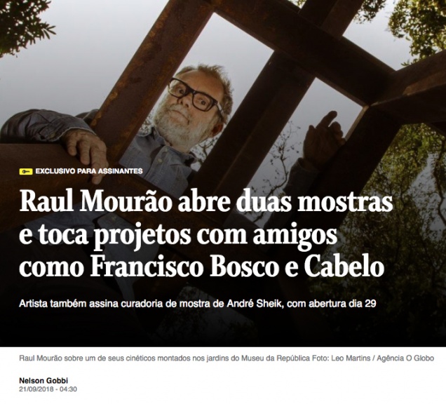 Raul Mouro and his work installed at Museu da Repblica